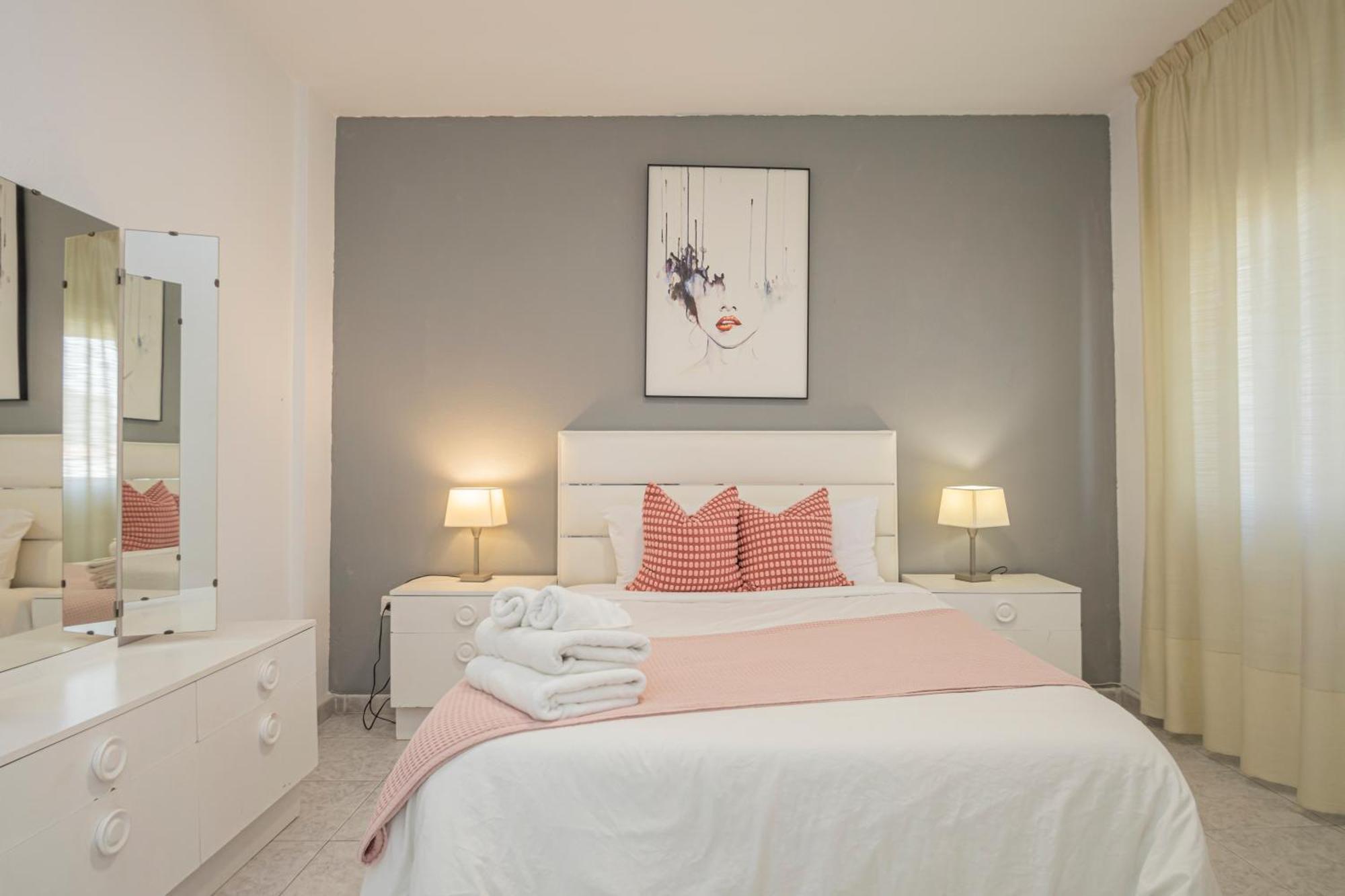 Апартаменти Perfect Getaway In Triana - 15M Walk Giralda Севілья Екстер'єр фото
